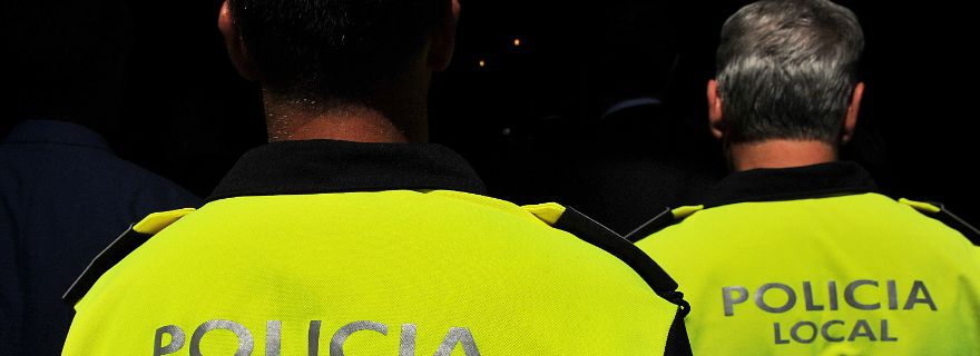 Polic�as acuden por aviso de alarma conectada a Polic�a