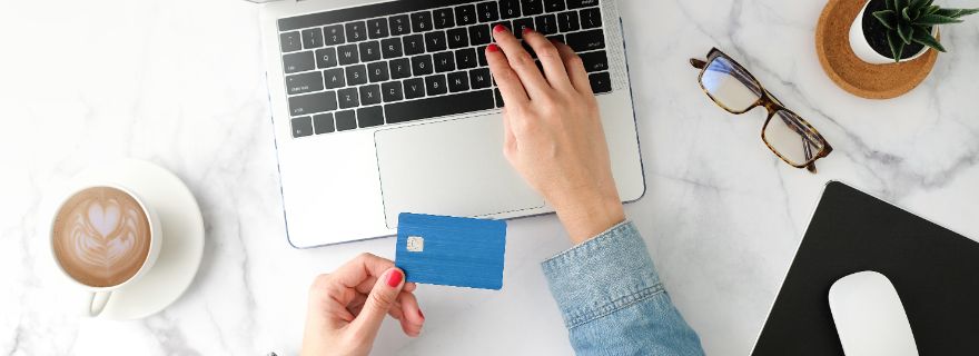 Contratar online AXI Card