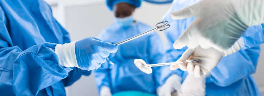 Contratar un seguro medico para operarse: gastos quirofano