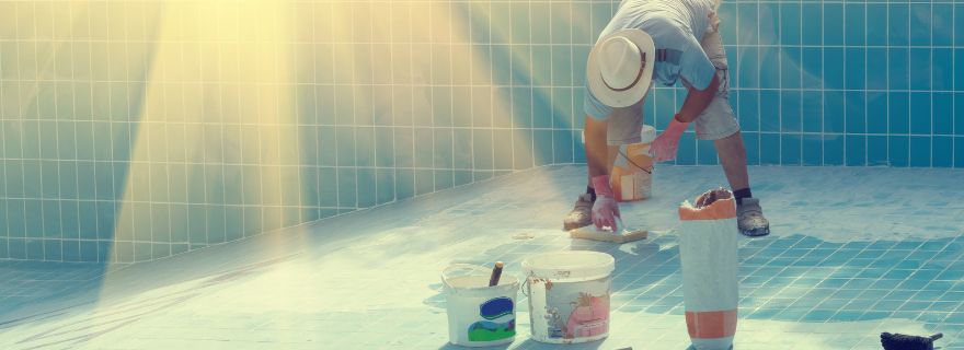 La mano de obra es uno de los costes que interviene al calcular cu�nto cuesta hacer una piscina