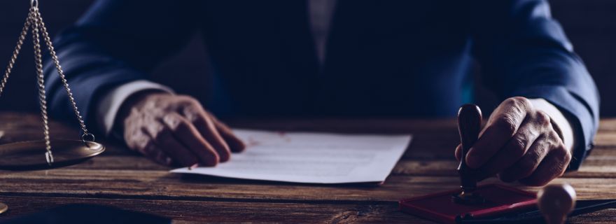 Problemas para cobrar seguro vida: notario