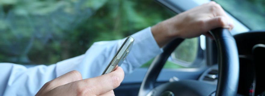 Recuperar puntos del carnet por usar el móvil