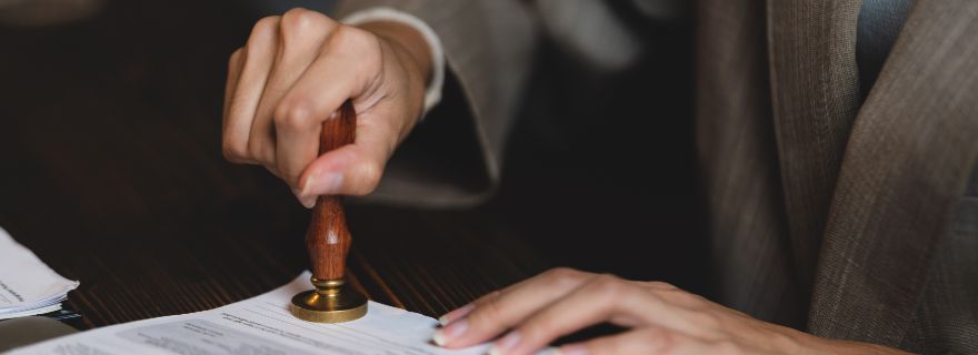 Renta vitalicia inmobiliaria: transmisión de nuda propiedad ante notario