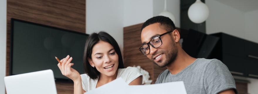 Pareja contrata online seguro de vida con enfermedad preexistente